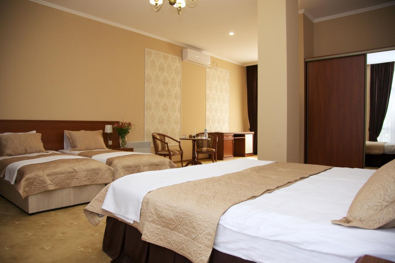 Dioskuria Hotel Sukhumi Eksteriør billede