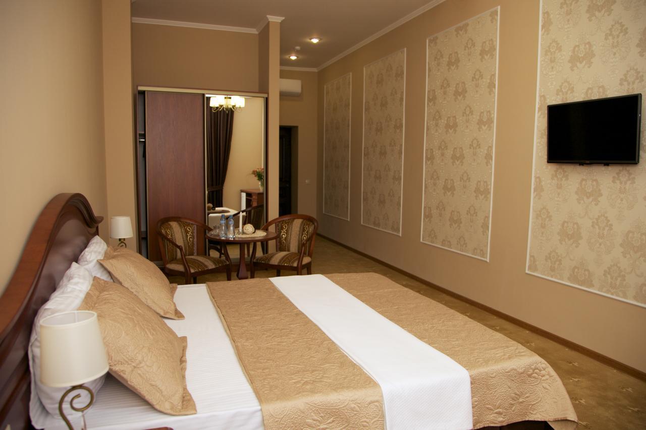 Dioskuria Hotel Sukhumi Eksteriør billede