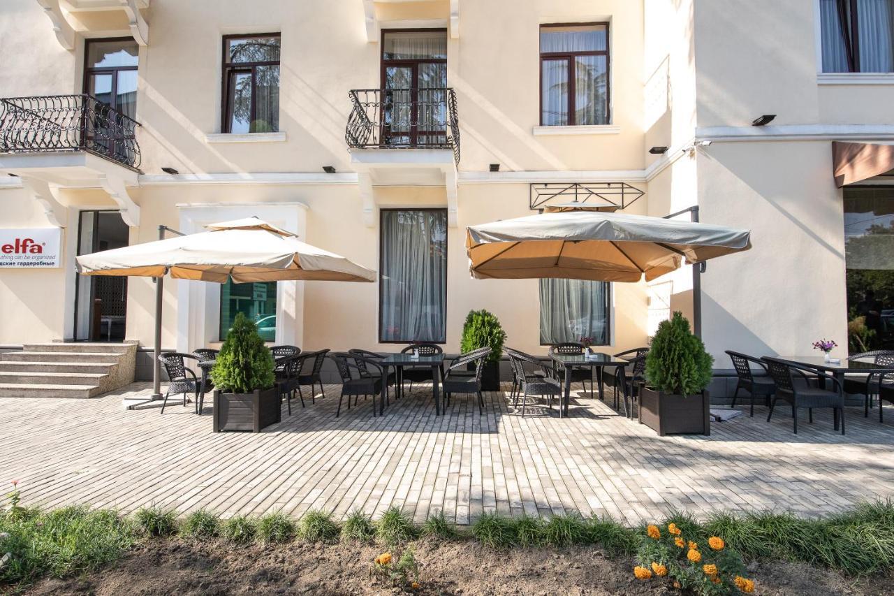 Dioskuria Hotel Sukhumi Eksteriør billede